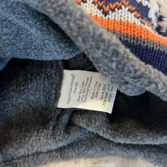 One Step Ahead winter hat - Picture 2 of 4